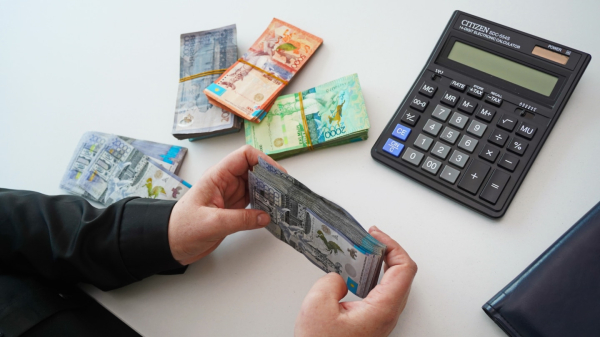 Премьер поручил увеличить доходы казахстанцев