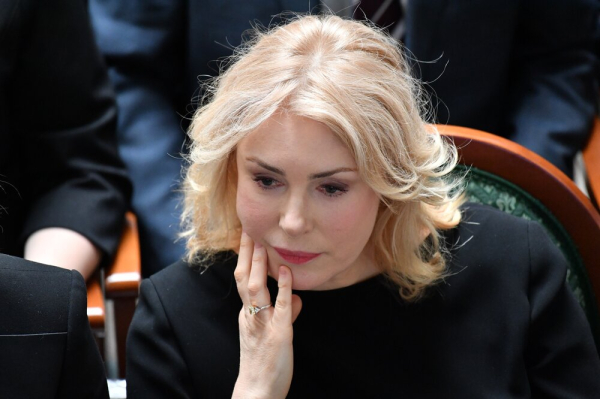 Не общается с дочерью и судится с сестрой: куда пропала Мария Шукшина