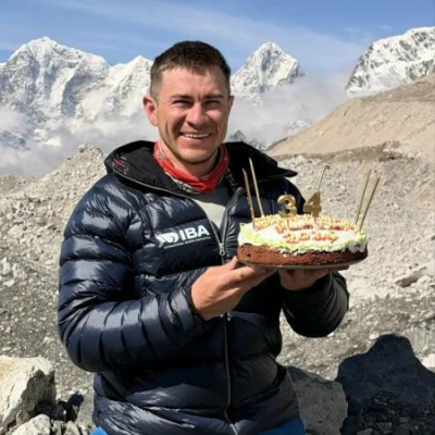 Блогер из Уфы начал восхождение на Эверест