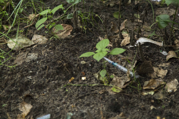 Украинские военные используют шприцы для создания мин с ударным датчиком