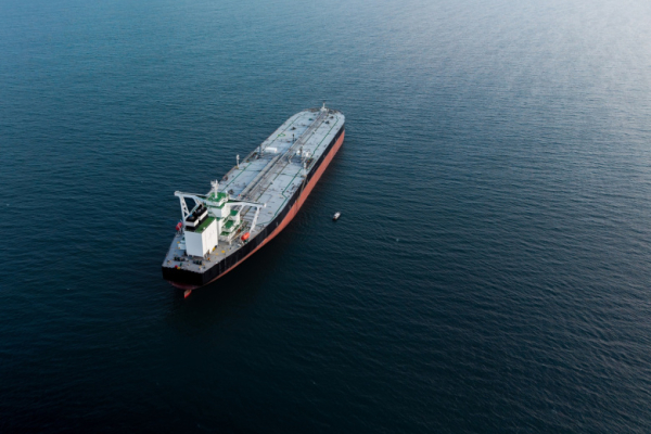 Иран усилил контроль на Ормузским проливом после открытия