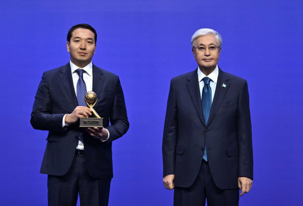 Токаев наградил лауреатов премий &laquo;Алтын сапа&raquo; и &laquo;Парыз&raquo;