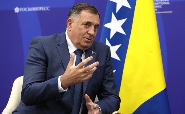 Додик: страны ЕС пытаются сохранить себя за счёт воюющей с Россией Украины
