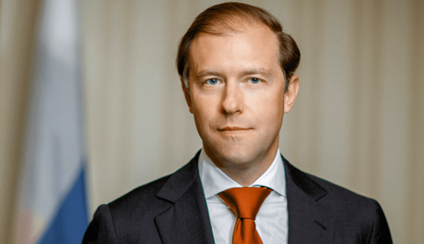 Путин присвоил вице-премьеру Мантурову звание Героя России