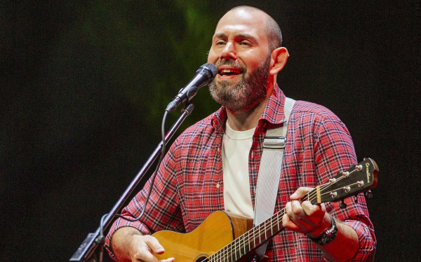 Следствие потребовало заочно арестовать комика Слепакова