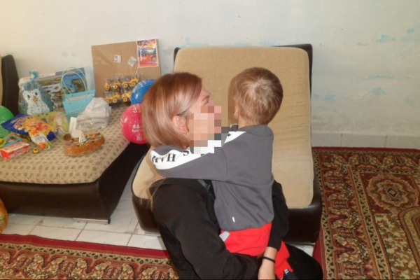 &laquo;Я скучаю по тебе каждый день&raquo;: в Атырауской женской колонии состоялась встреча матери и сына