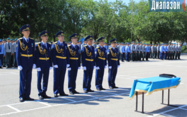 Из-за выпуска молодых лейтенантов в Актобе перекрыли дороги