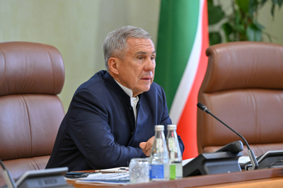 Минниханов поручил проверить АЗС на&nbsp;фоне ажиотажного спроса на&nbsp;топливо: &laquo;Запасов достаточно&raquo;
