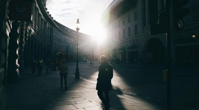 Почти 1 млн молодых британцев нигде не работают и не учатся