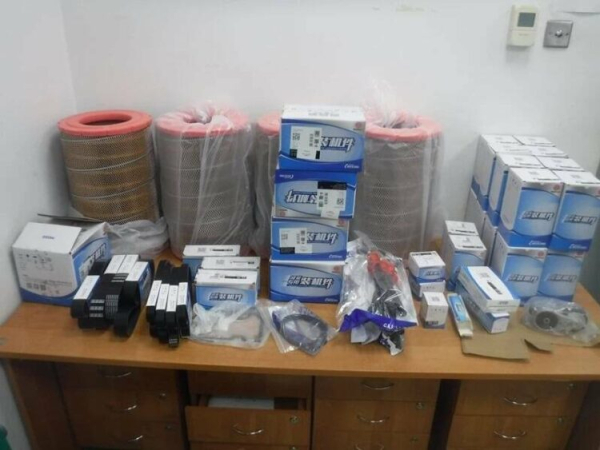 В аэропорту Казани у пассажира изъяли 63 кг незадекларированных автозапчастей